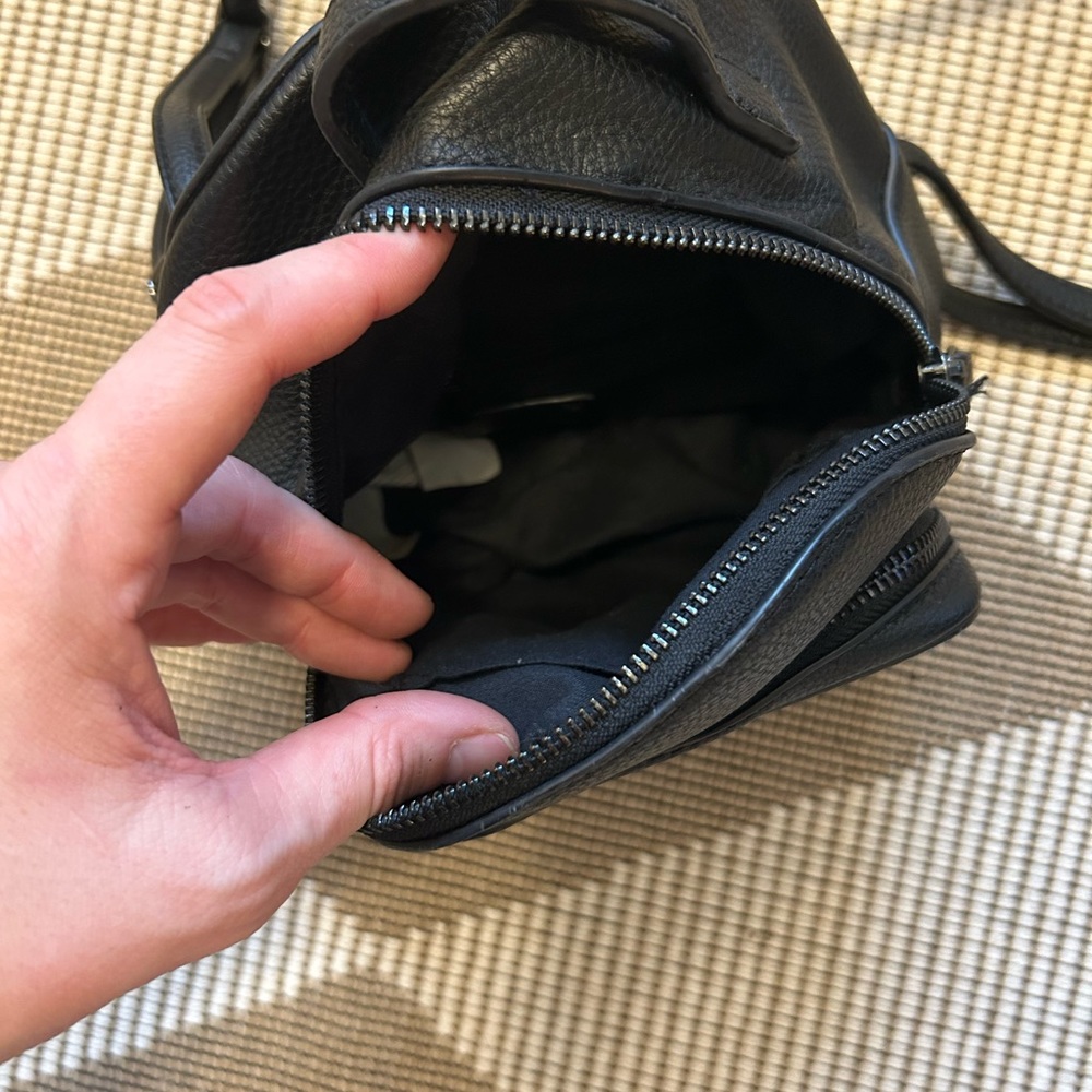 Mini black leather backpack/purse - Picture 5 of 5